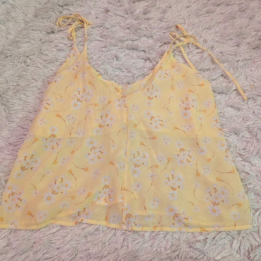 Nwot Peach Love Floral Yellow Top Sz L
